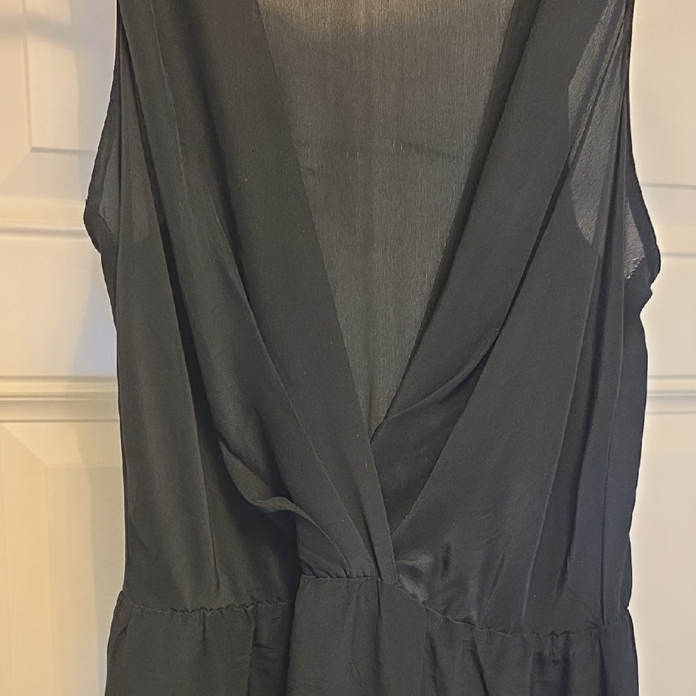 Rory Beca Flirty Silk Deep V Neck Above Knee Lined Elastic Fitted Waist Dress.